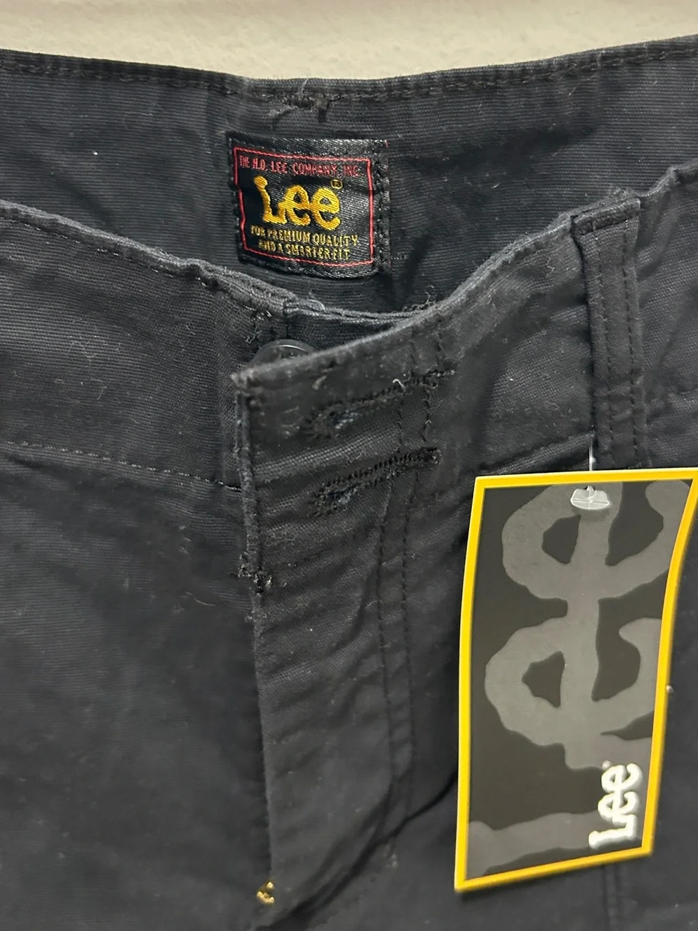 Lee Women’s Mid Rise 23” Capri Pants Black Size 10 Stretch NWT Cotton